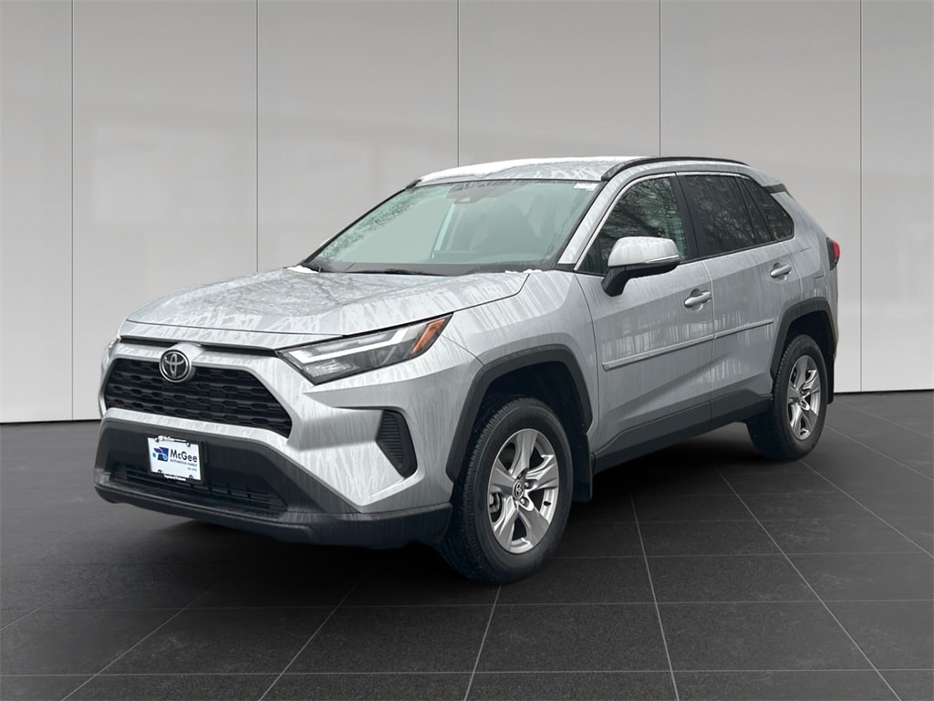 2025 Toyota RAV4 XLE's photo