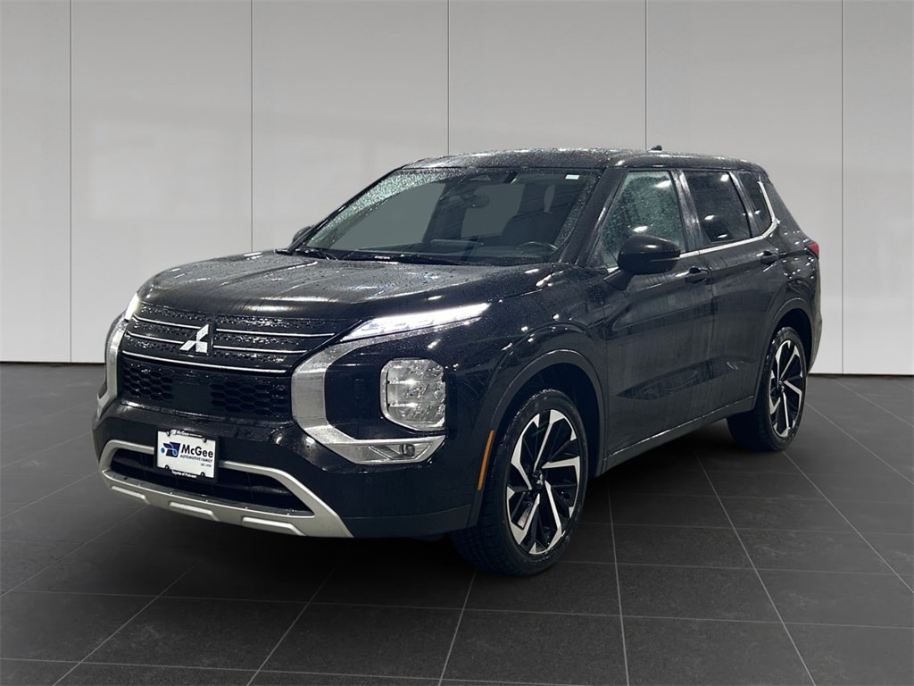 2024 Mitsubishi Outlander SE's photo