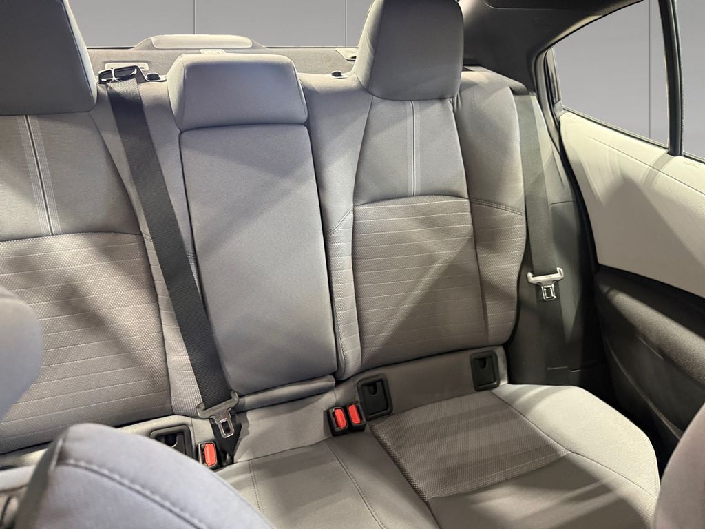 2026 Toyota Corolla SE - Photo 18
