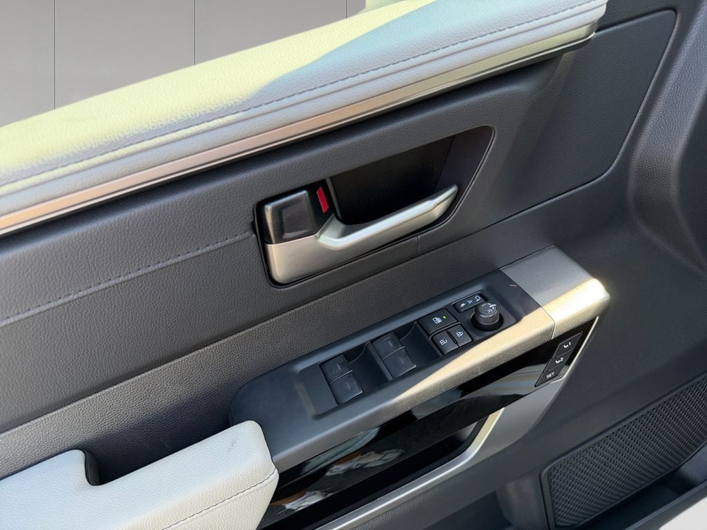 2026 Toyota Tundra Limited - Photo 11