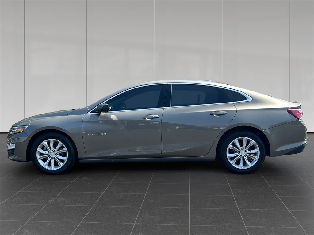 Used 2020 Chevrolet Malibu 1LT with VIN 1G1ZD5ST1LF073078 for sale in Putnam, CT