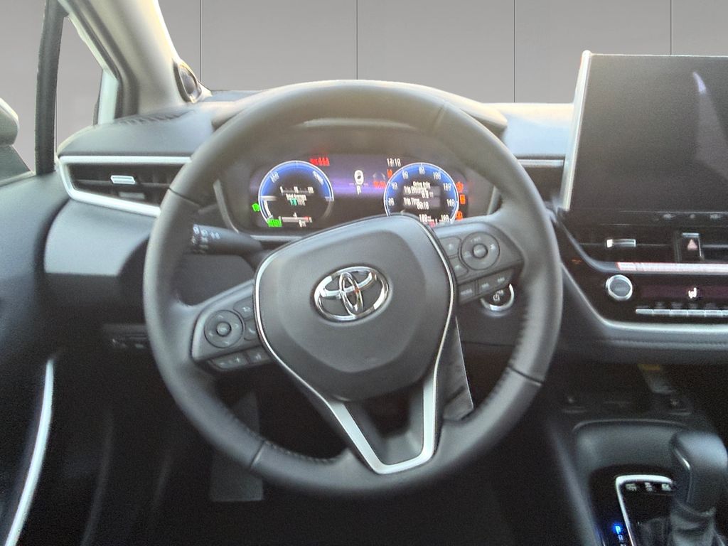2026 Toyota Corolla XLE - Photo 13