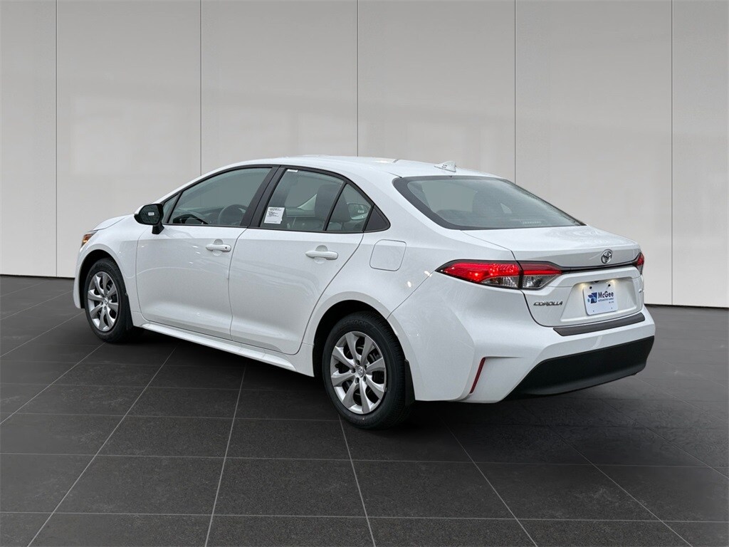 2026 Toyota Corolla LE photo 3