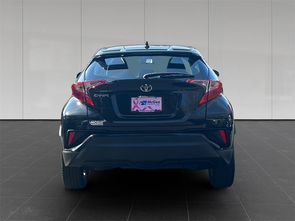 2021 Toyota C-HR LE photo 4