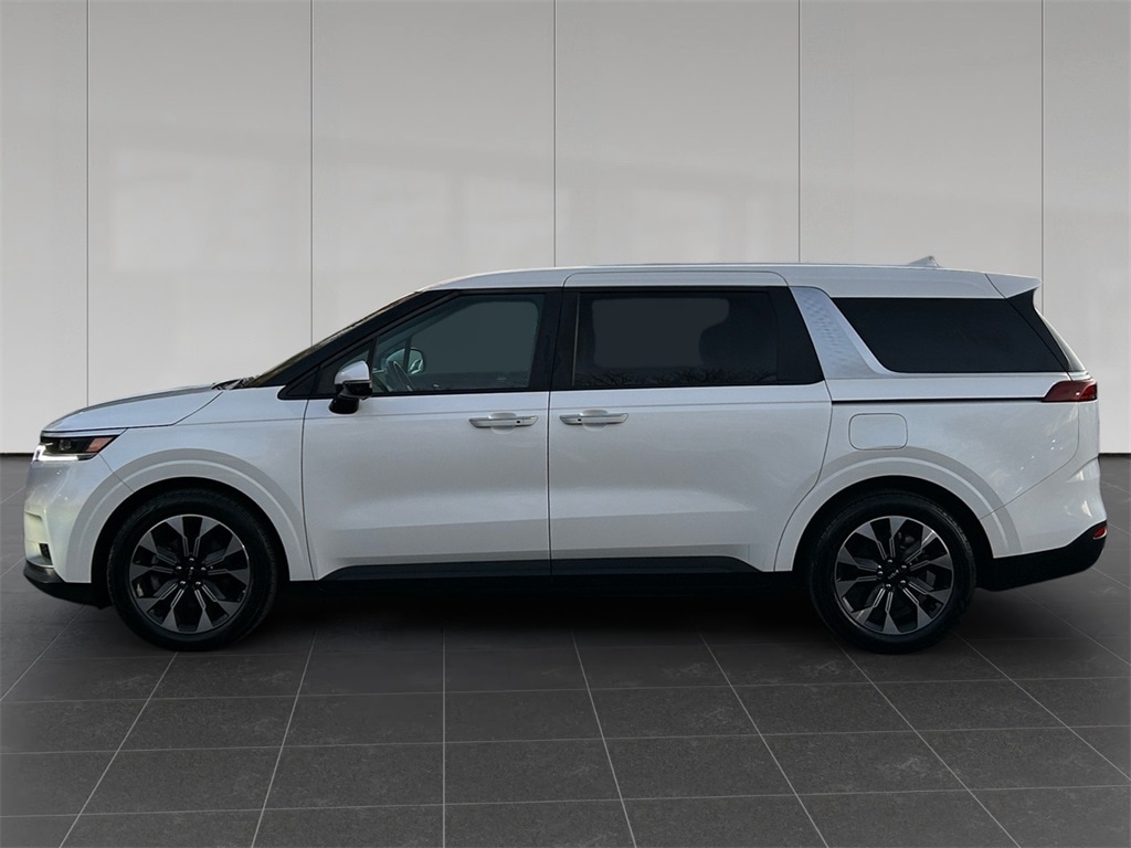 Used 2024 Kia Carnival EX MPV