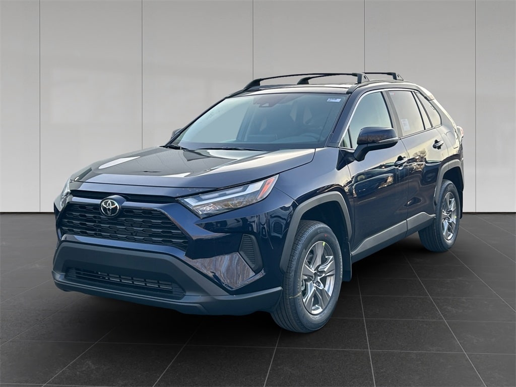 2025 Toyota RAV4 XLE's photo