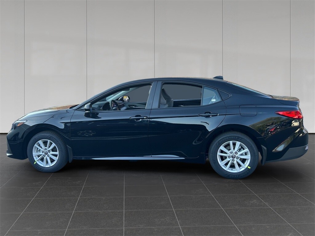 2026 Toyota Camry LE photo 2