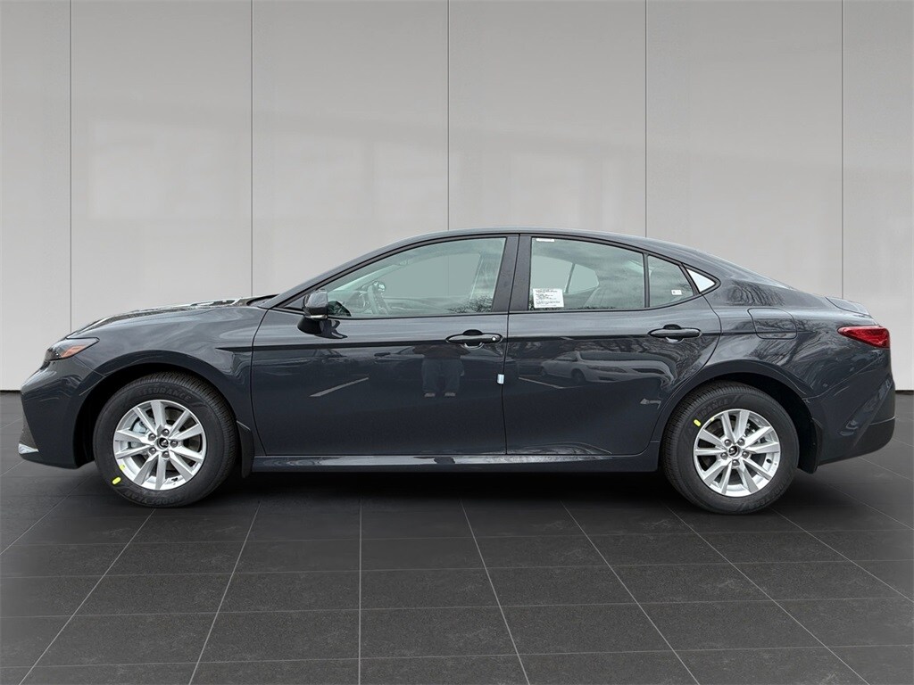 2026 Toyota Camry LE photo 2