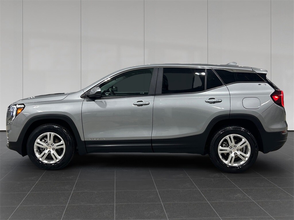 Used 2024 GMC Terrain SLE SUV