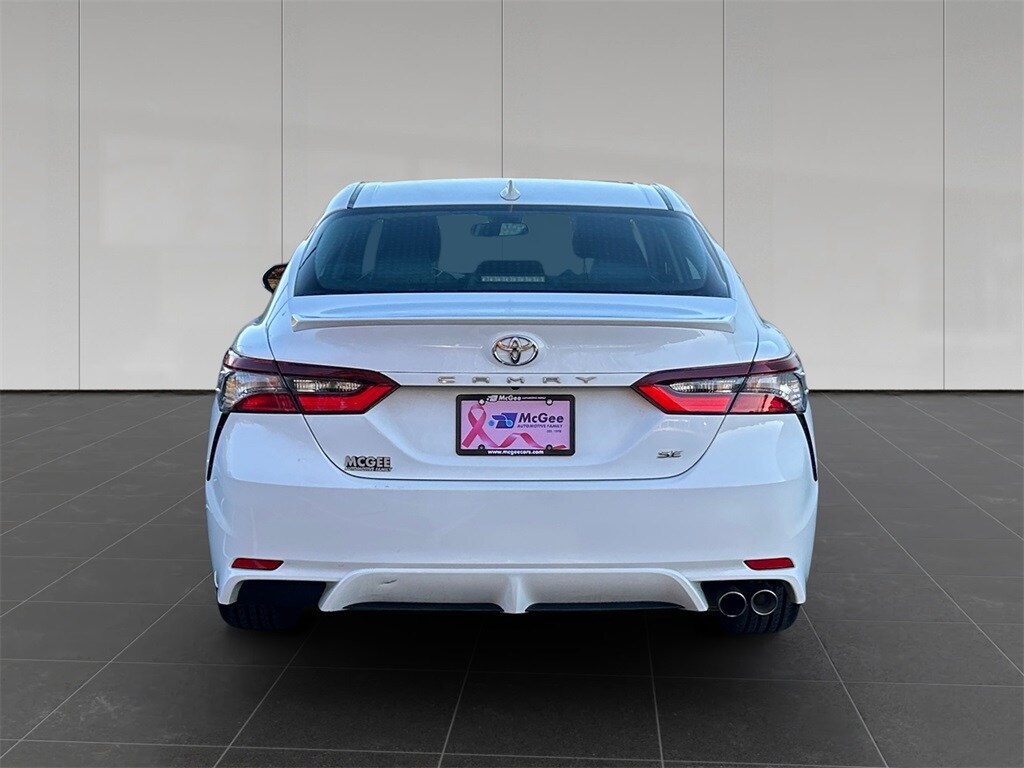 2022 Toyota Camry SE photo 4