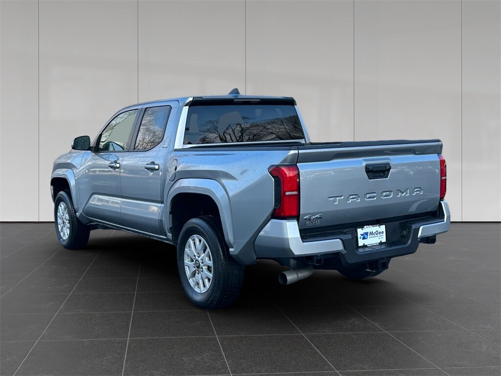 2025 Toyota Tacoma SR5 photo 3