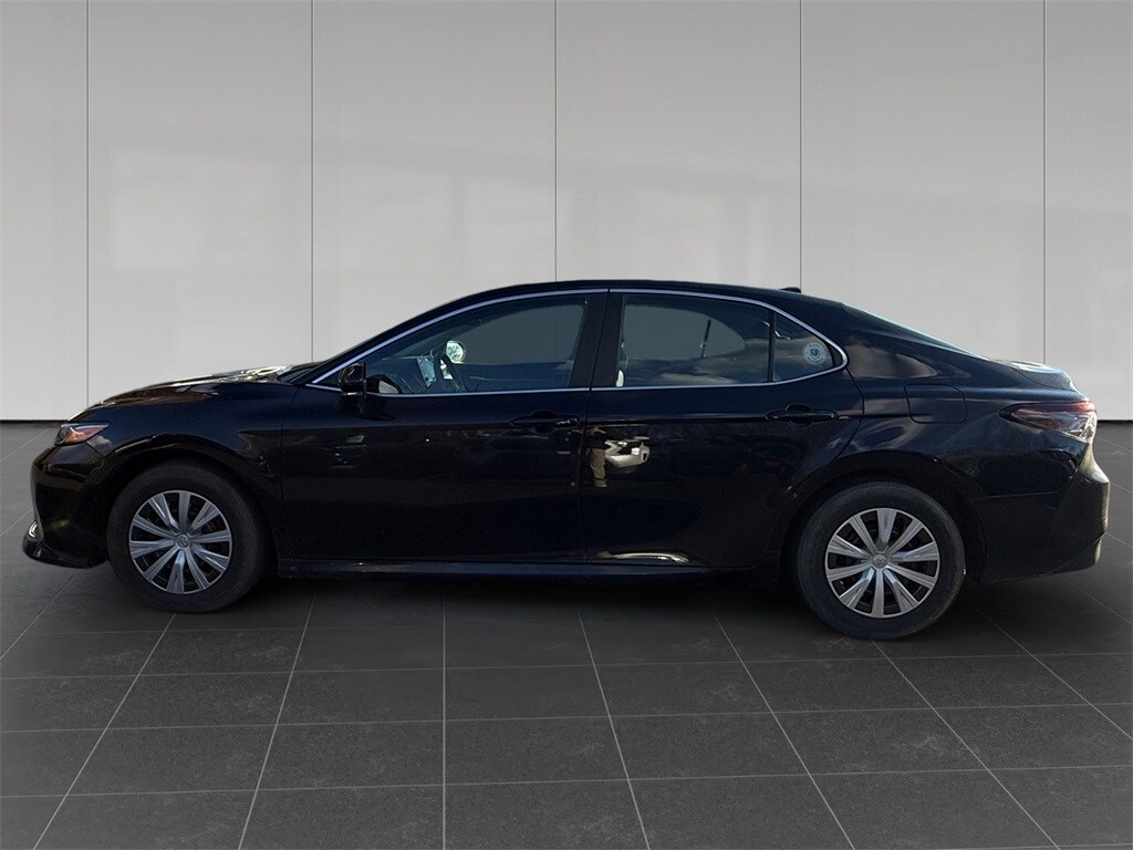 2024 Toyota Camry Hybrid LE photo 2