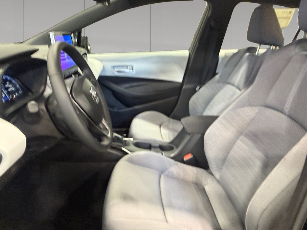2026 Toyota Corolla SE - Photo 10