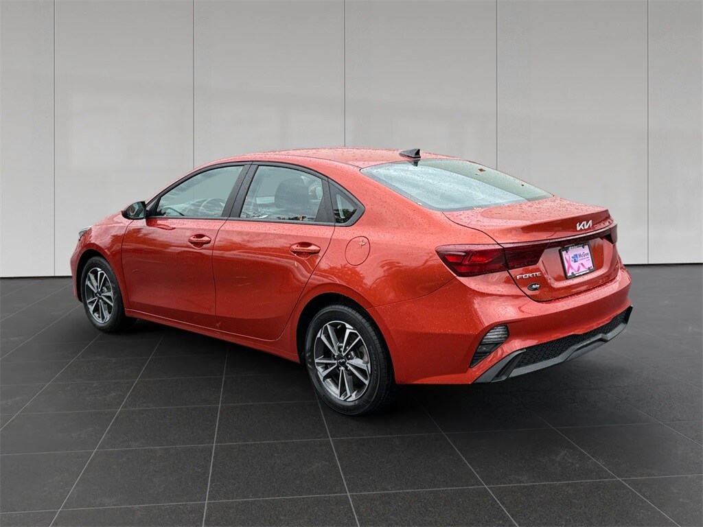 2023 Kia Forte LXS photo 3