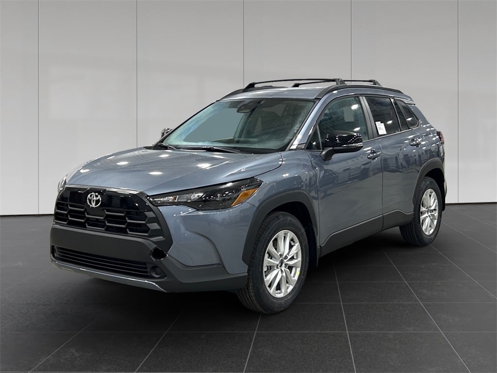 2026 Toyota Corolla Cross LE's photo