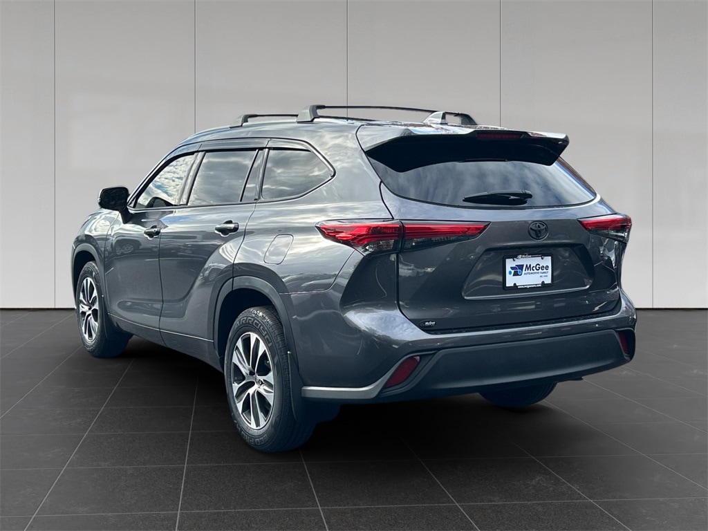 Used 2022 Toyota Highlander XLE SUV