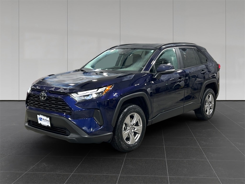 2024 Toyota RAV4 XLE's photo