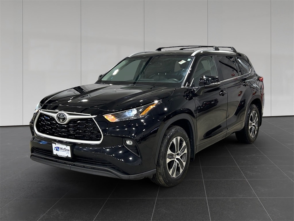 2023 Toyota Highlander XLE's photo