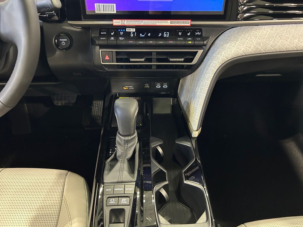 2026 Toyota Camry XLE - Photo 15