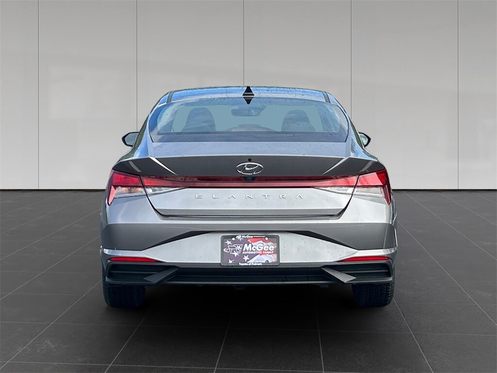 2023 Hyundai Elantra SEL photo 4
