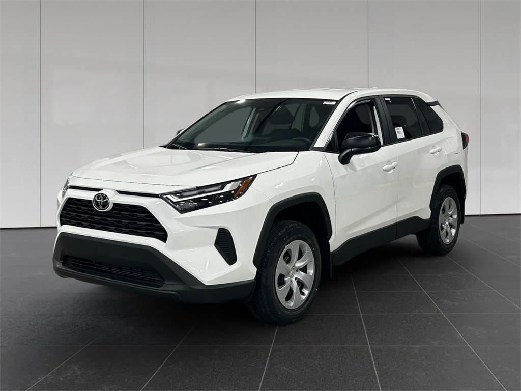 2025 Toyota RAV4 LE's photo