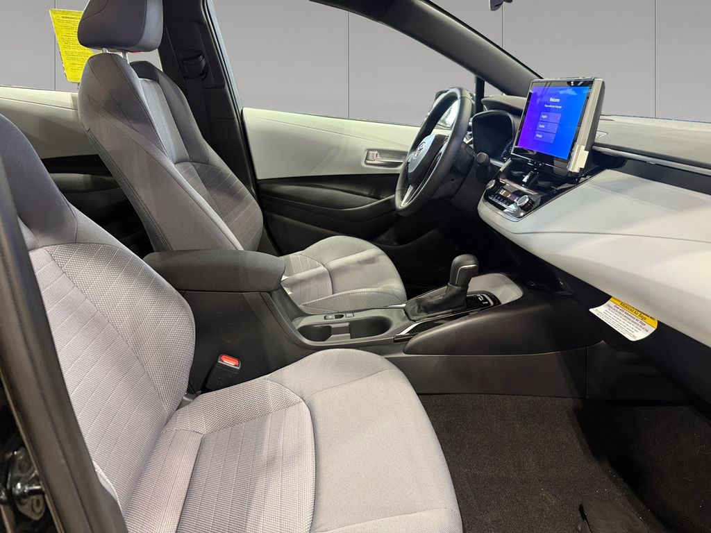 2026 Toyota Corolla SE - Photo 17