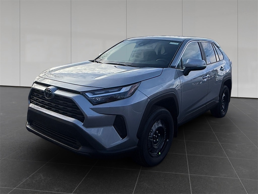 2025 Toyota RAV4 LE's photo