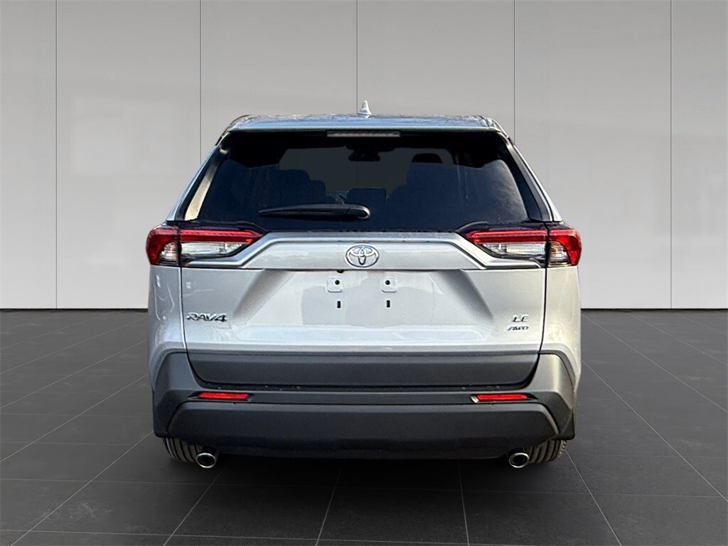 2025 Toyota RAV4 LE photo 4