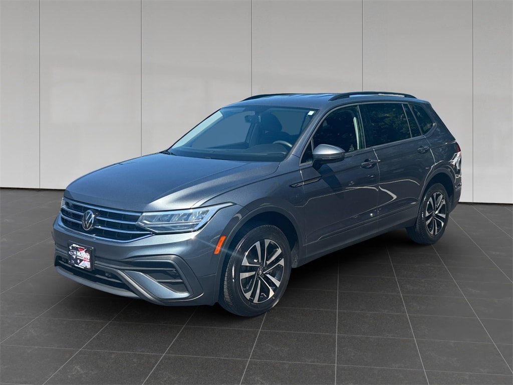 2022 Volkswagen Tiguan S's photo