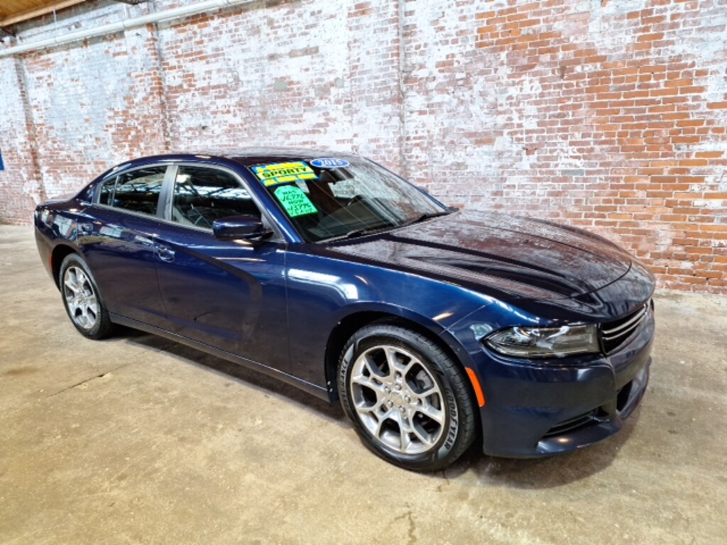 Used 2015 Dodge Charger SE Sedan