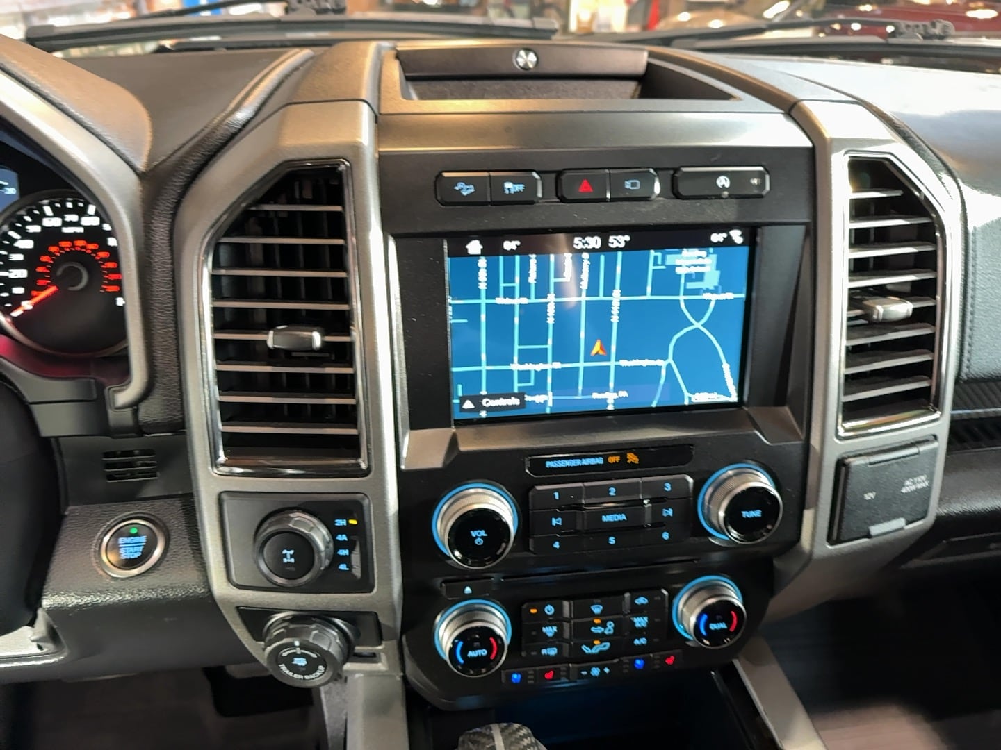 2018 Ford F-150 Raptor - Photo 23