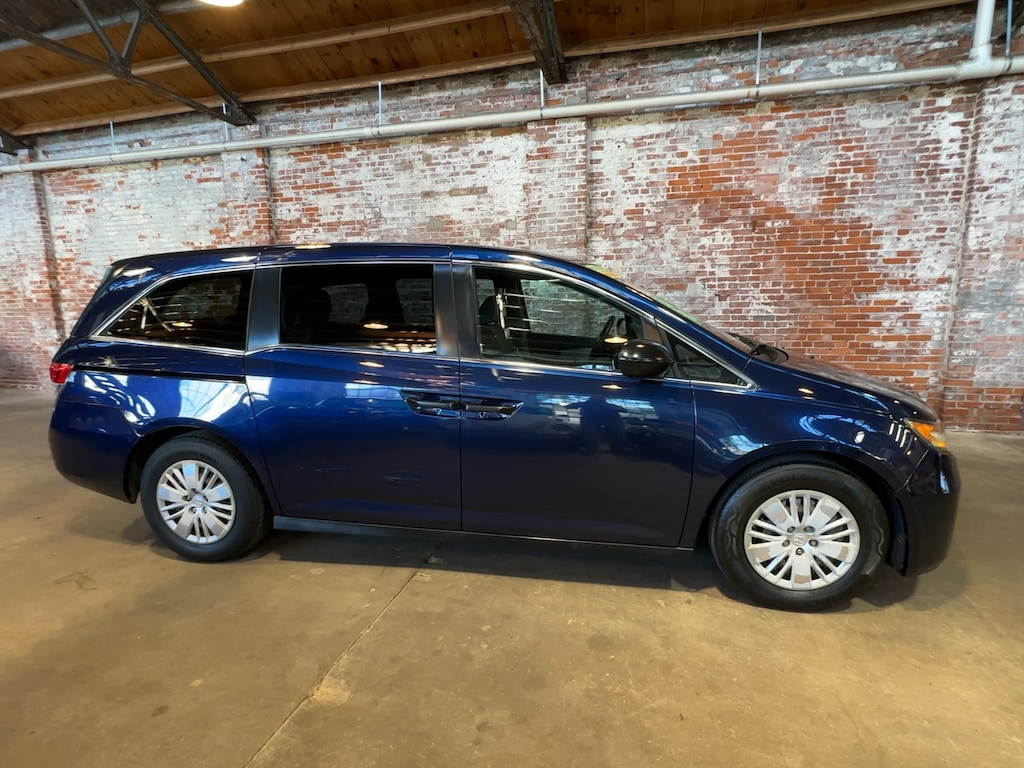Used 2014 Honda Odyssey LX Van Passenger Van