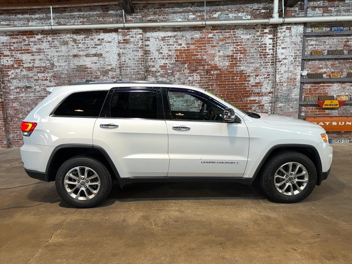 2014 Jeep Grand Cherokee Limited photo 2