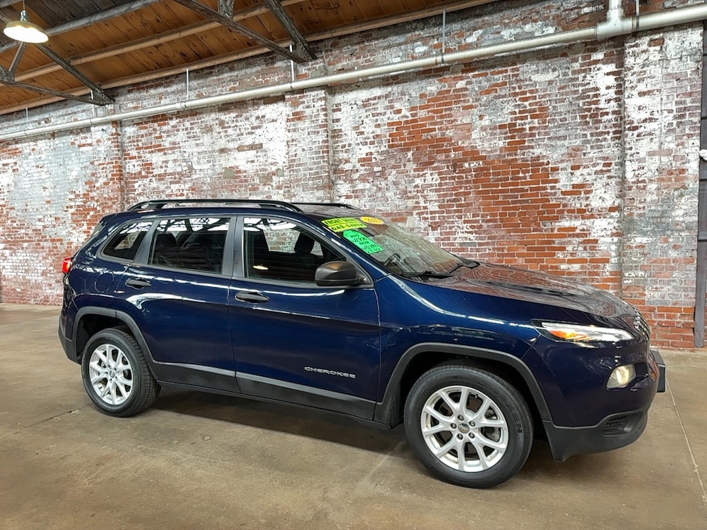 Used 2015 Jeep Cherokee Sport SUV