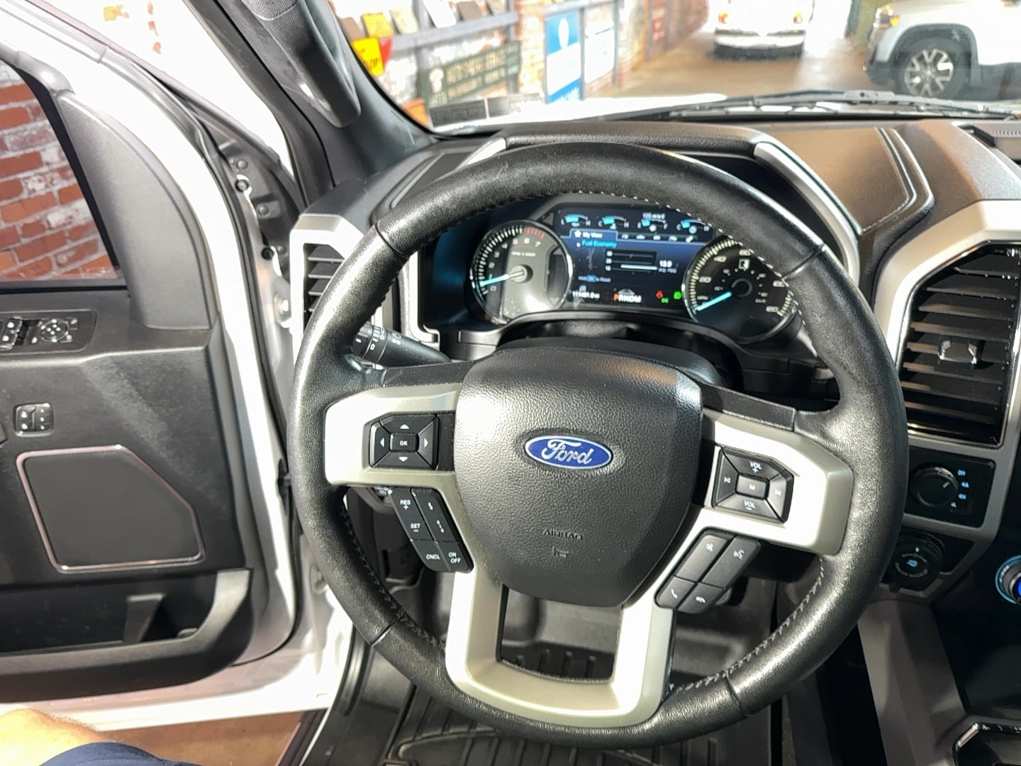 2020 Ford F-150 Lariat - Photo 17