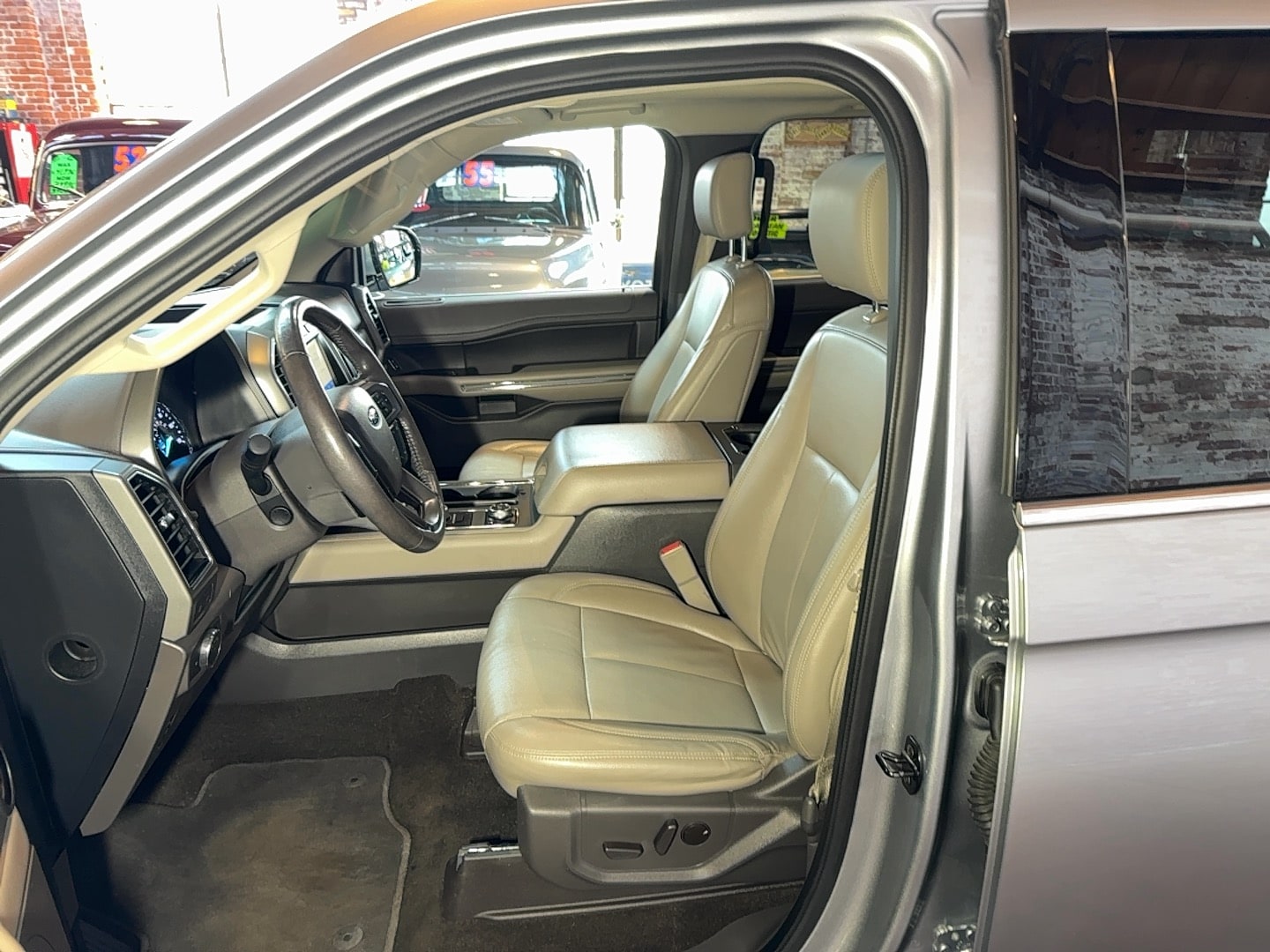 2020 Ford Expedition XLT - Photo 13