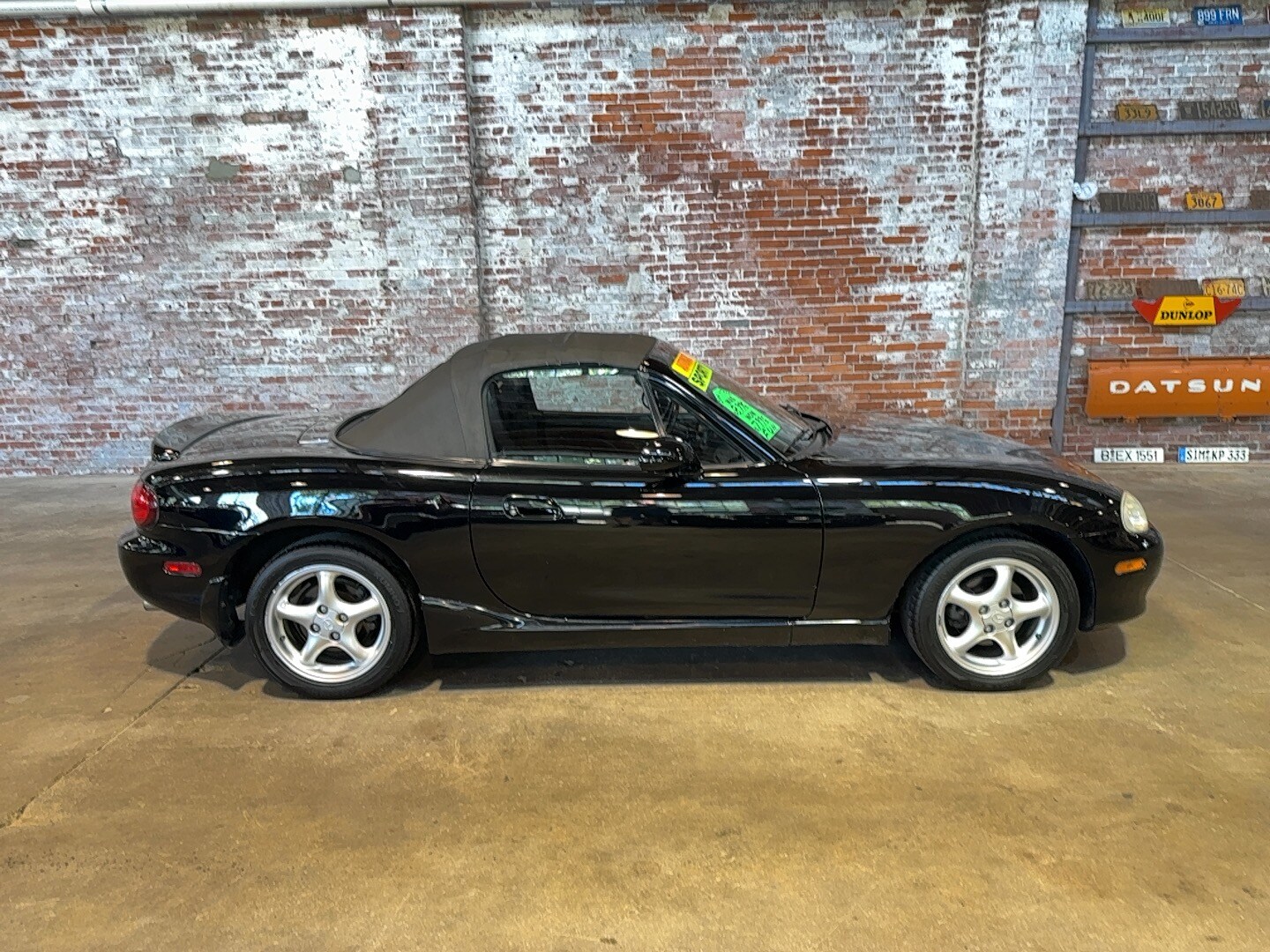 2002 Mazda MX-5 Miata Miata photo 2