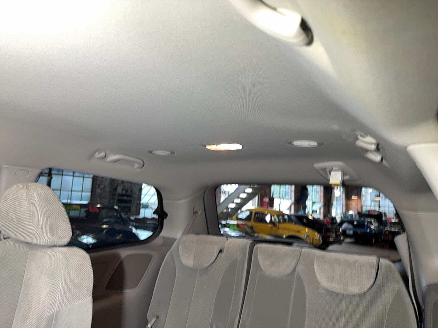 2012 Kia Sedona EX - Photo 70