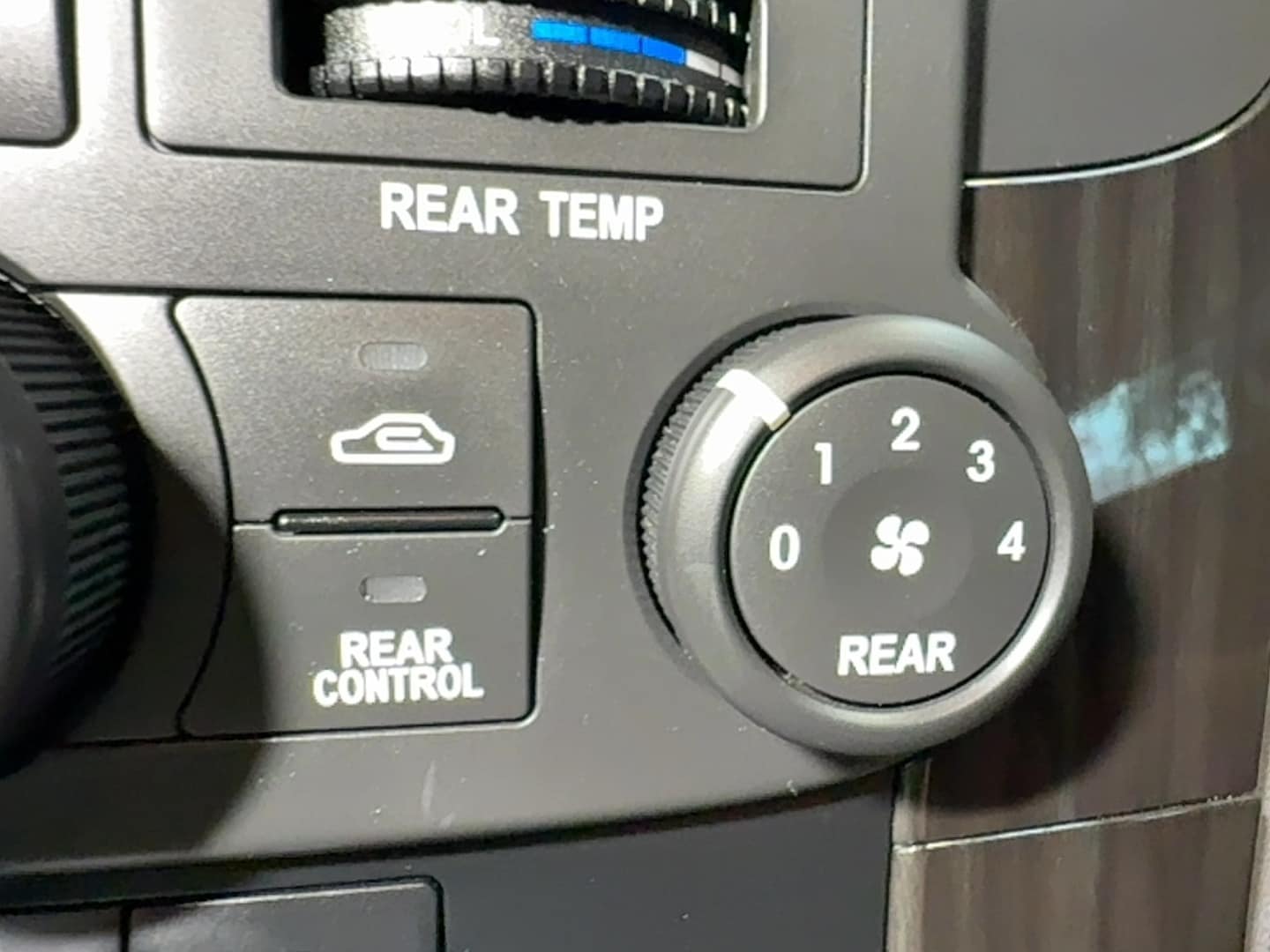 2012 Kia Sedona EX - Photo 28