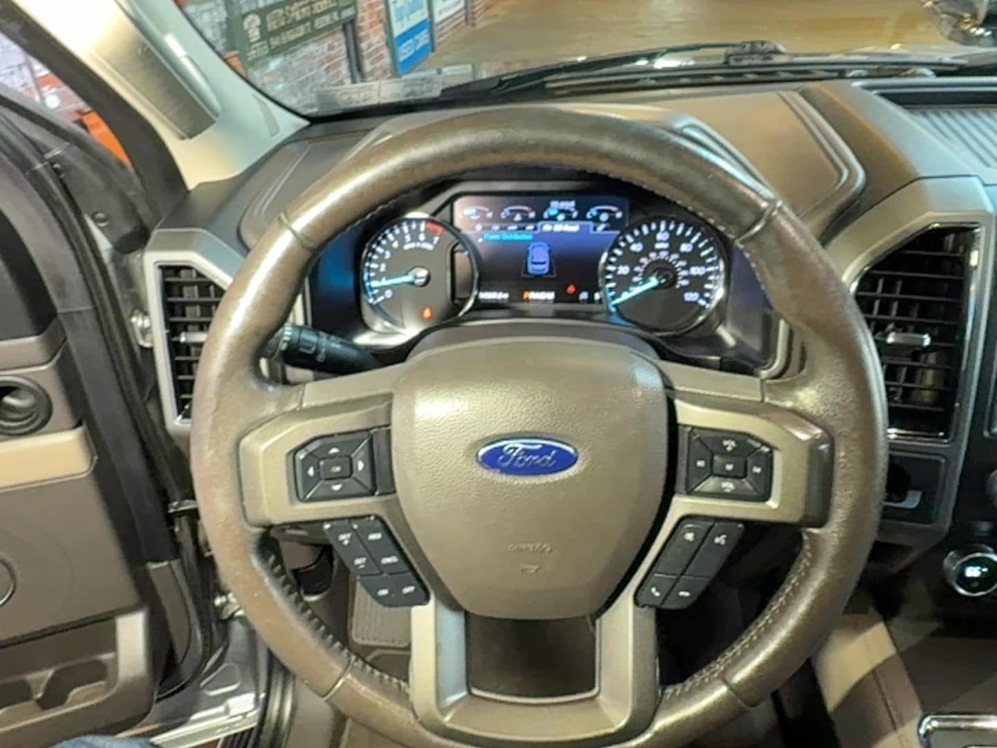 2020 Ford Expedition XLT - Photo 18