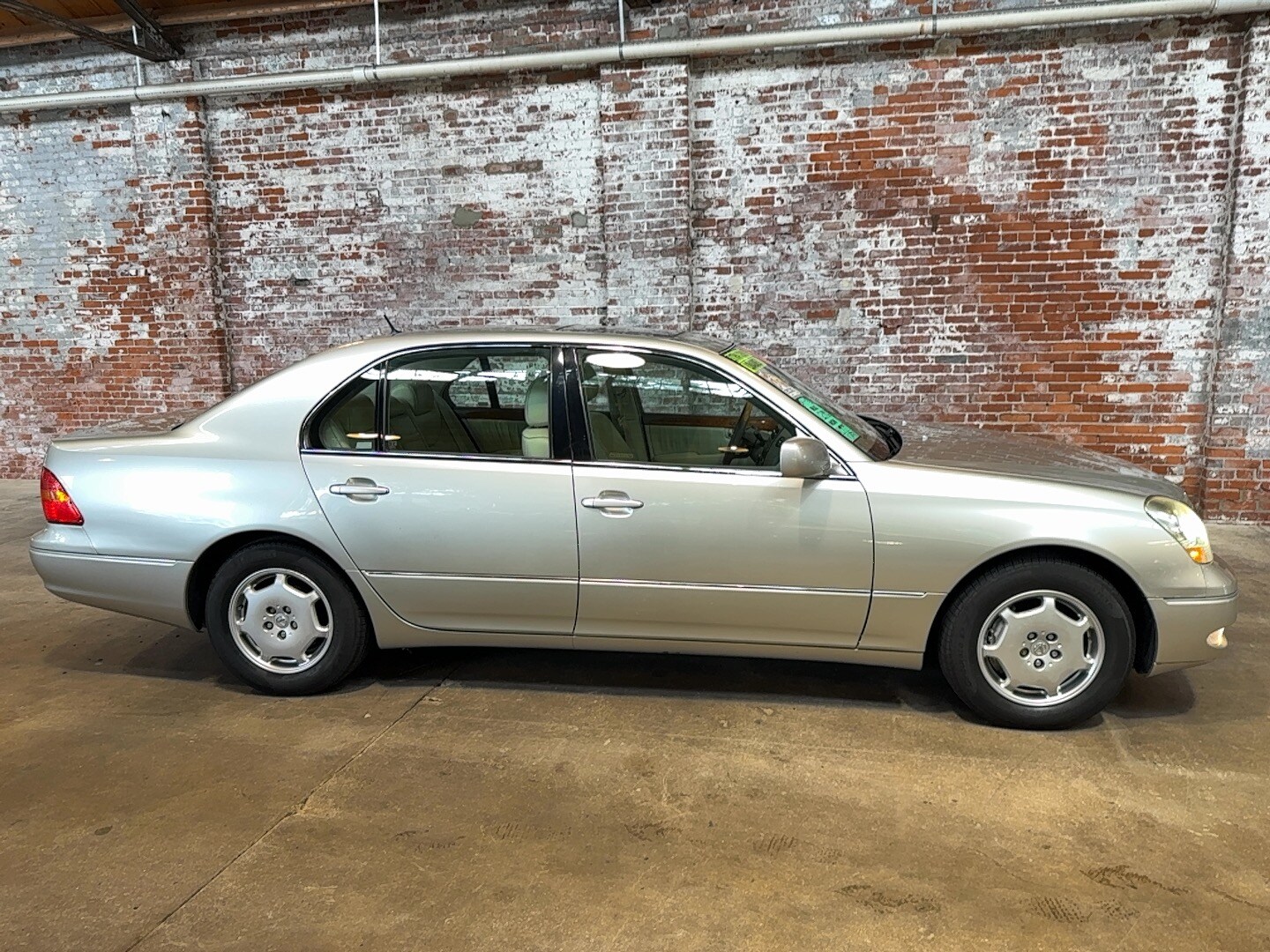 2002 Lexus LS 430 photo 2