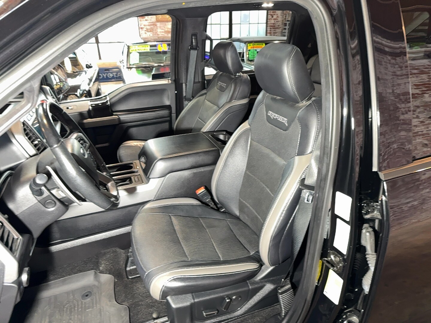 2018 Ford F-150 Raptor - Photo 14