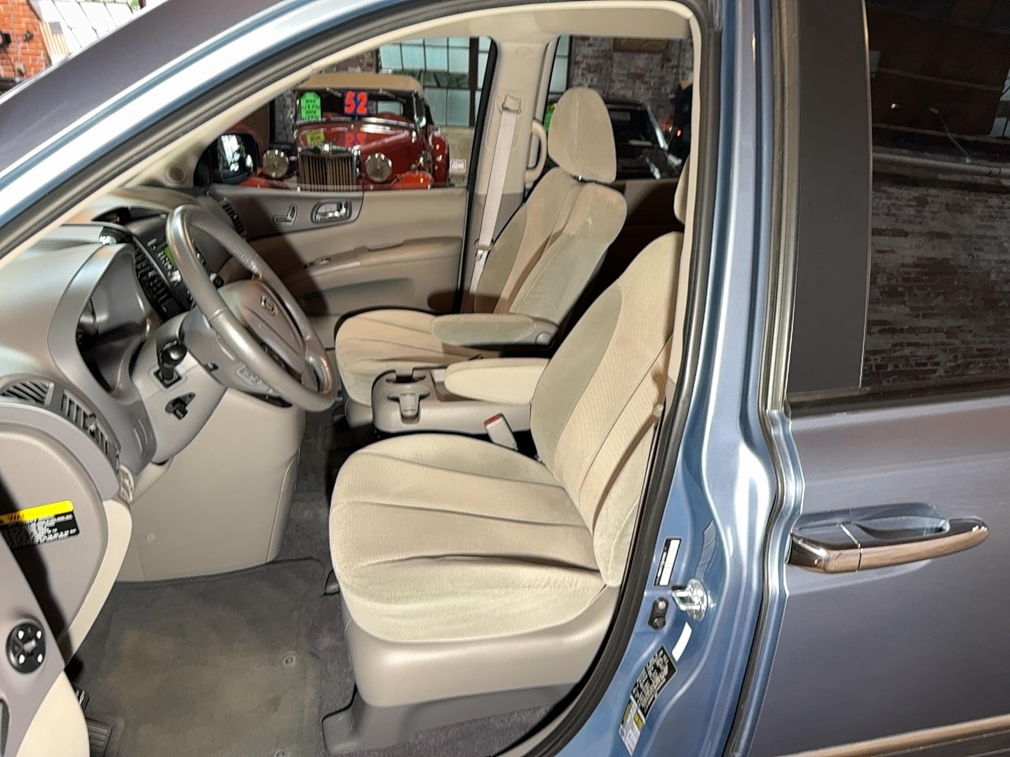 2012 Kia Sedona EX - Photo 10