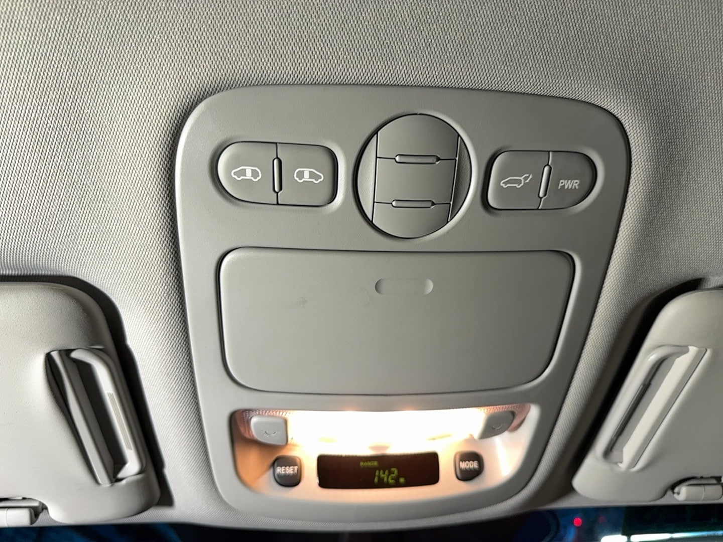 2012 Kia Sedona EX - Photo 40
