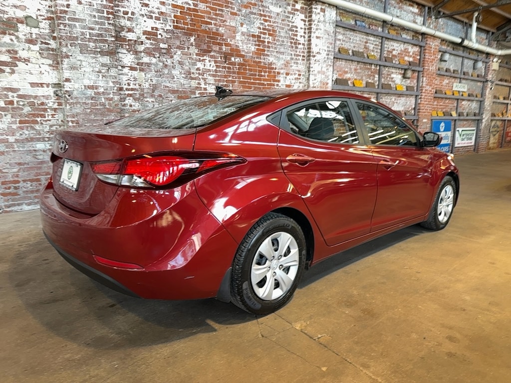 Used 2016 Hyundai Elantra SE Sedan