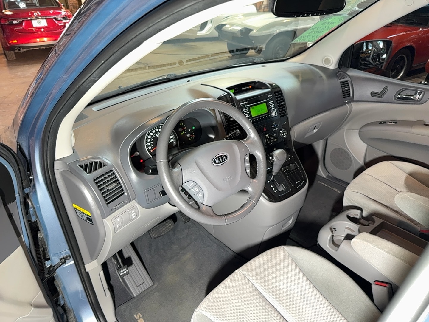 2012 Kia Sedona EX - Photo 11