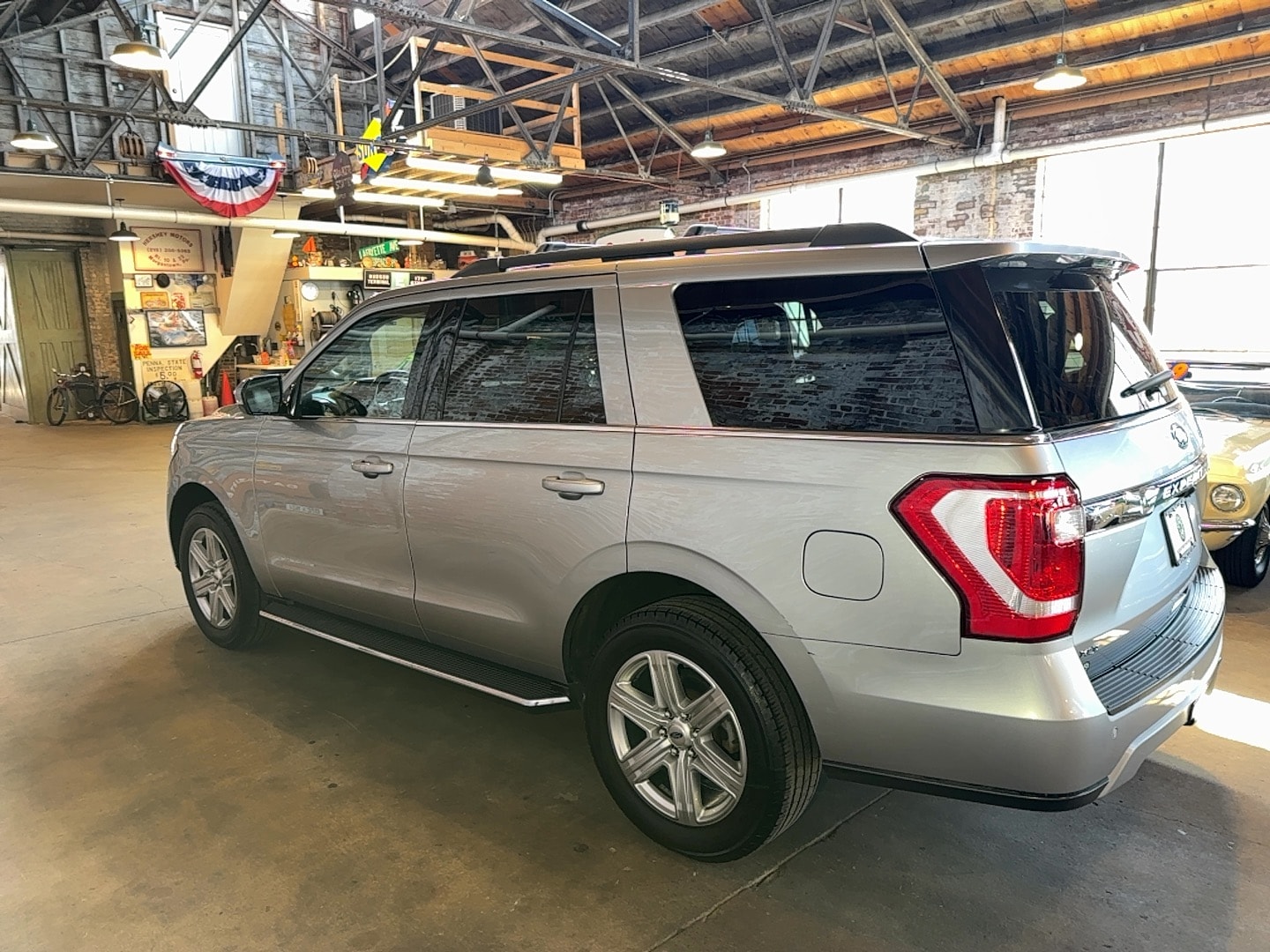 2020 Ford Expedition XLT - Photo 6