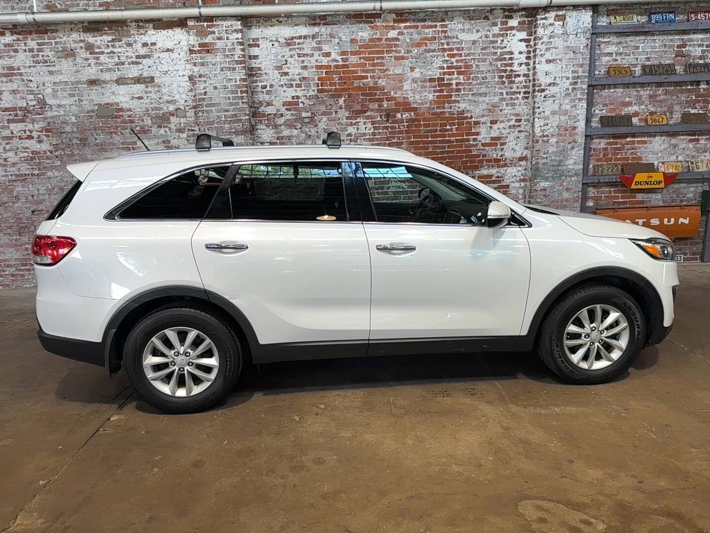 2017 Kia Sorento LX photo 2