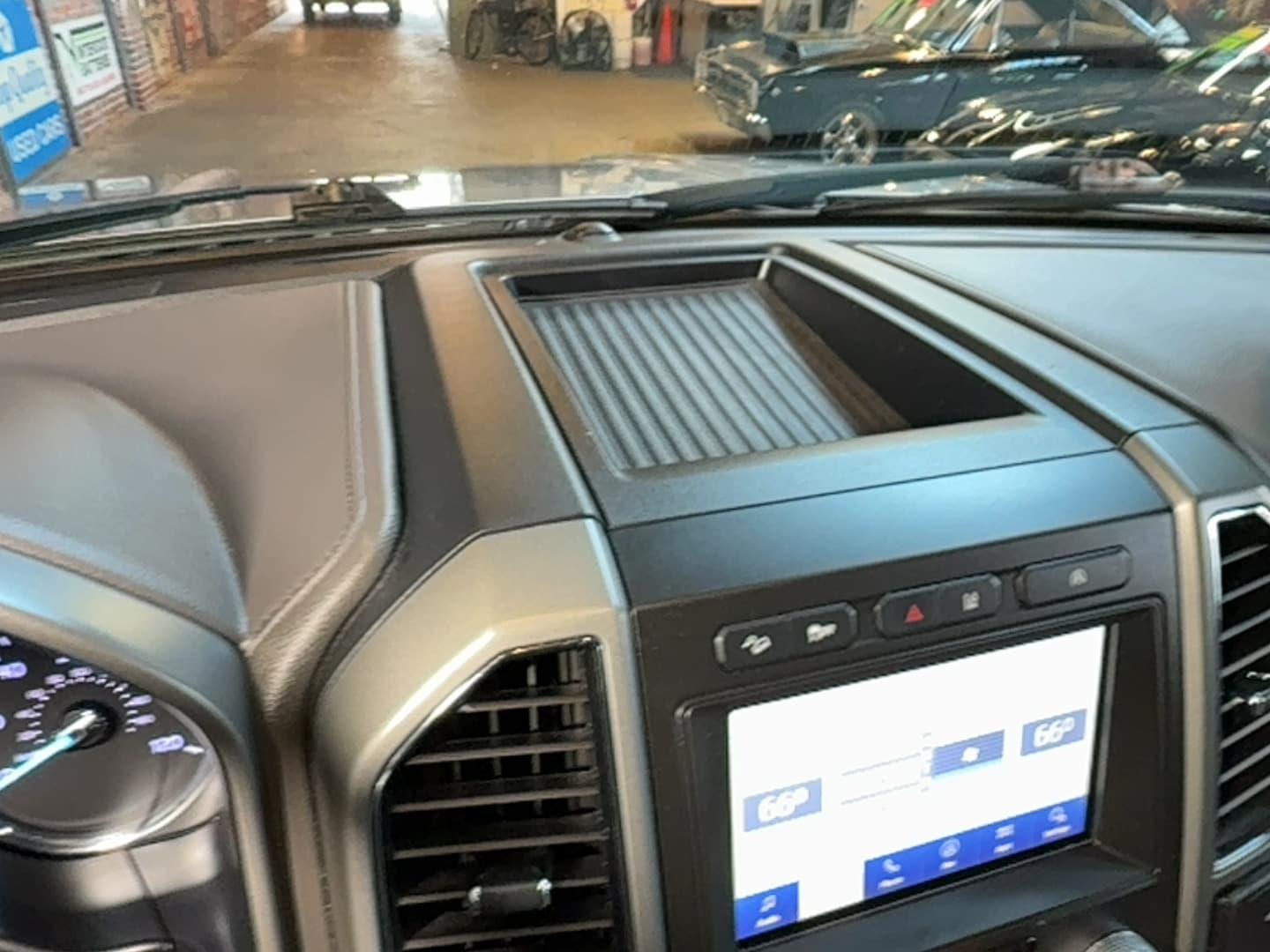 2020 Ford Expedition XLT - Photo 38