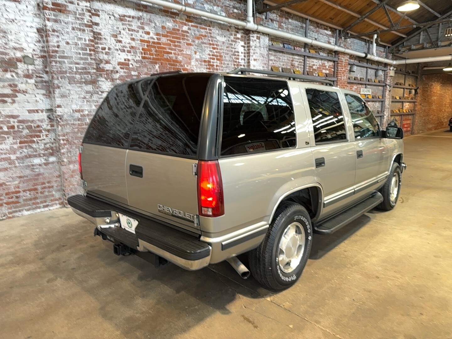 1999 Chevrolet Tahoe LT photo 3